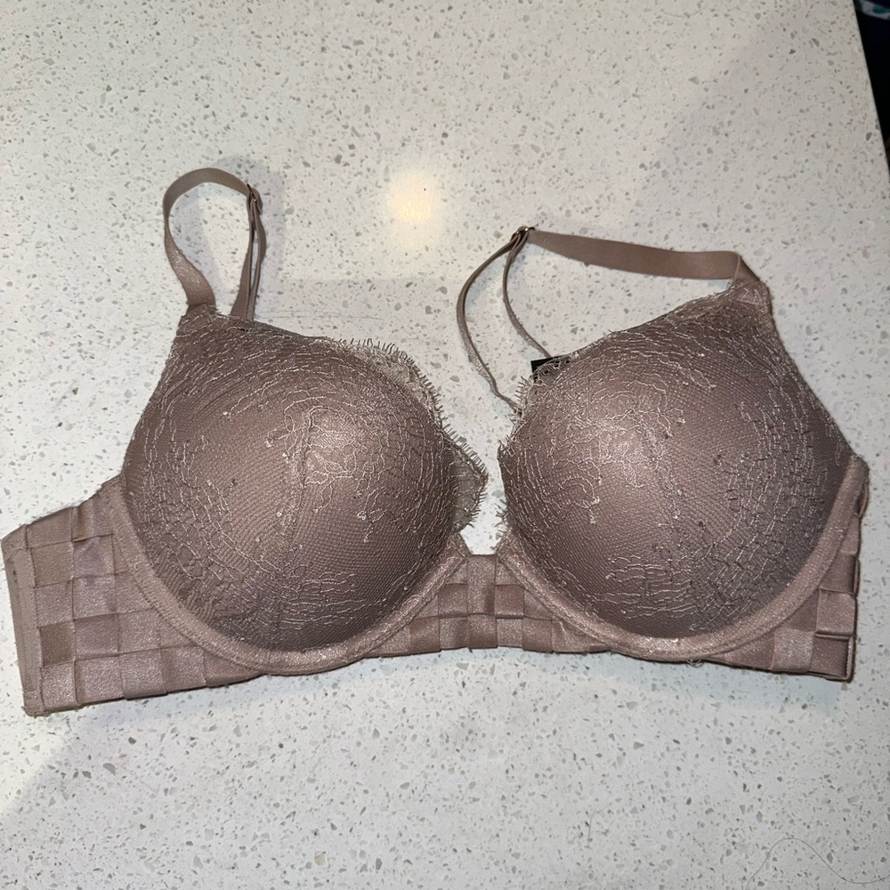 Victoria Secret bombshell bra